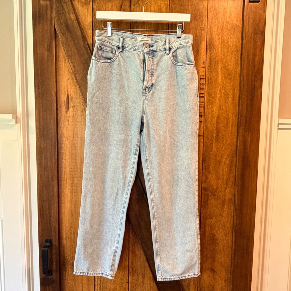 PacSun High Rise Straight Leg Size 28 Light Wash Button Fly Jeans‎ Womens